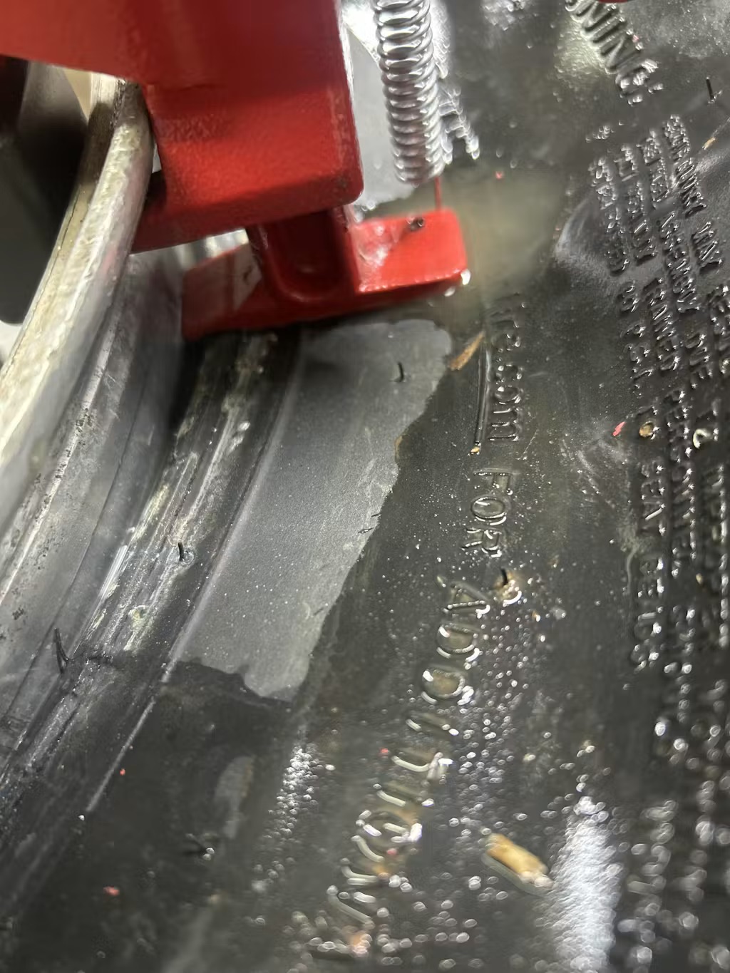 Clint W. working the BeadBuster XB-450i around a tire bead